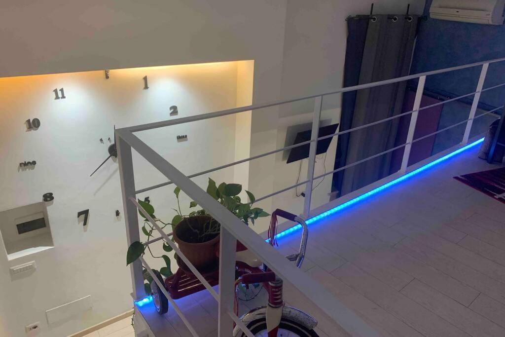 Small Mezzanine Apartment Colosseo Roma Dış mekan fotoğraf