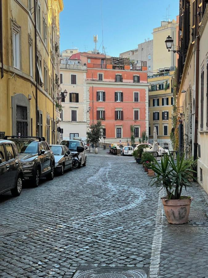 Small Mezzanine Apartment Colosseo Roma Dış mekan fotoğraf